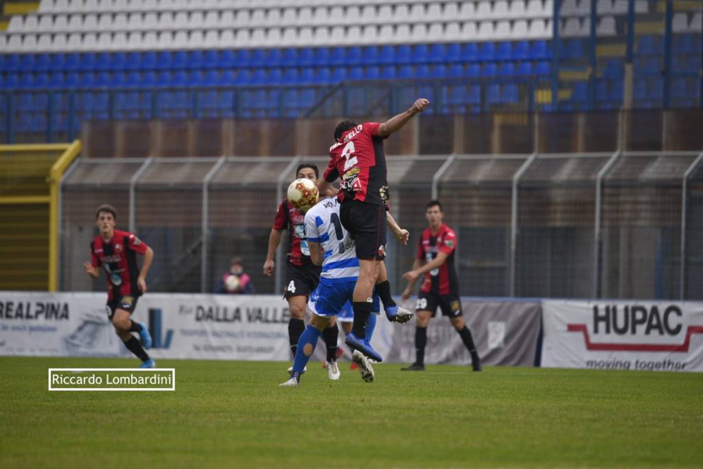 Calcio, Pro Patria - Lucchese