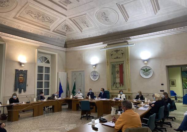 consiglio comunale laveno