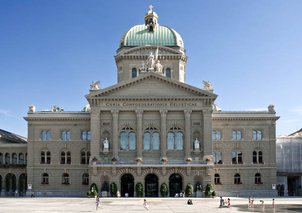 consiglio federale svizzero Di Flooffy - Federal Palace of Switzerland, BernUploaded by Dodo von den Bergen, CC BY 2.0