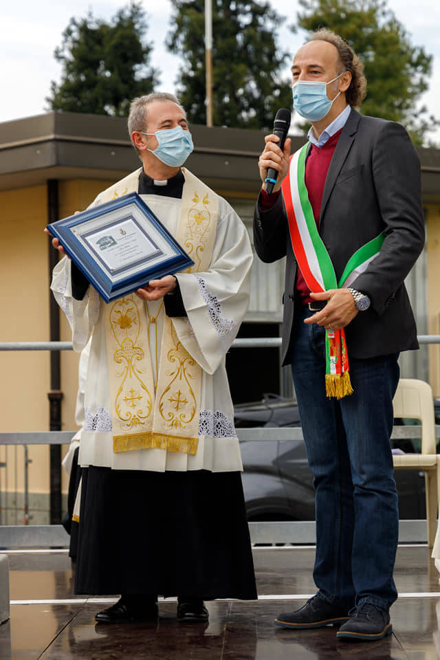 Gerenzano celebra la festa della Madonna del Rosario e saluta don Franco