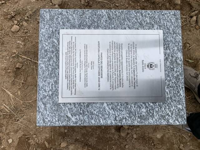 Interramento capsula del tempo busto arsizio