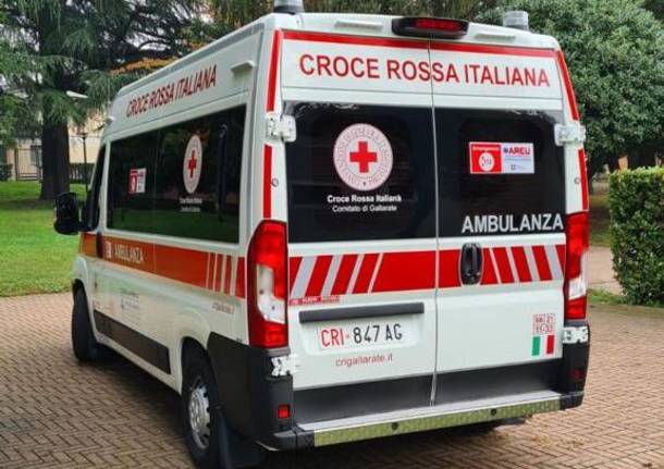 La Croce Azzurra consegna una nuova ambulanza alla Croce Rossa