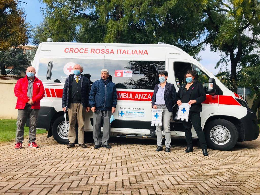 La Croce Azzurra consegna una nuova ambulanza alla Croce Rossa