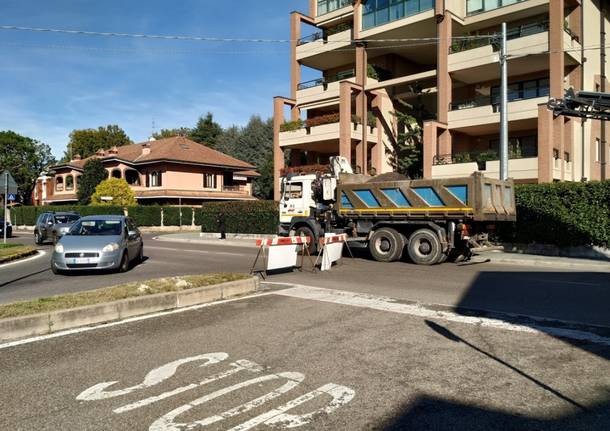 Lavori in corso a Saronno, traffico e viabilità modificata: aperto anche il cantiere di via Miola
