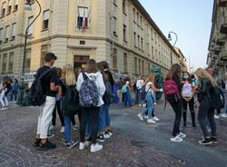 ragazzi scuola mascherine