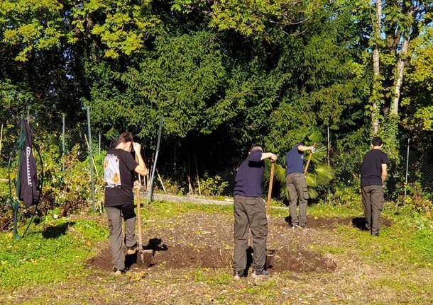 studenti isis newton orto villa baragiola