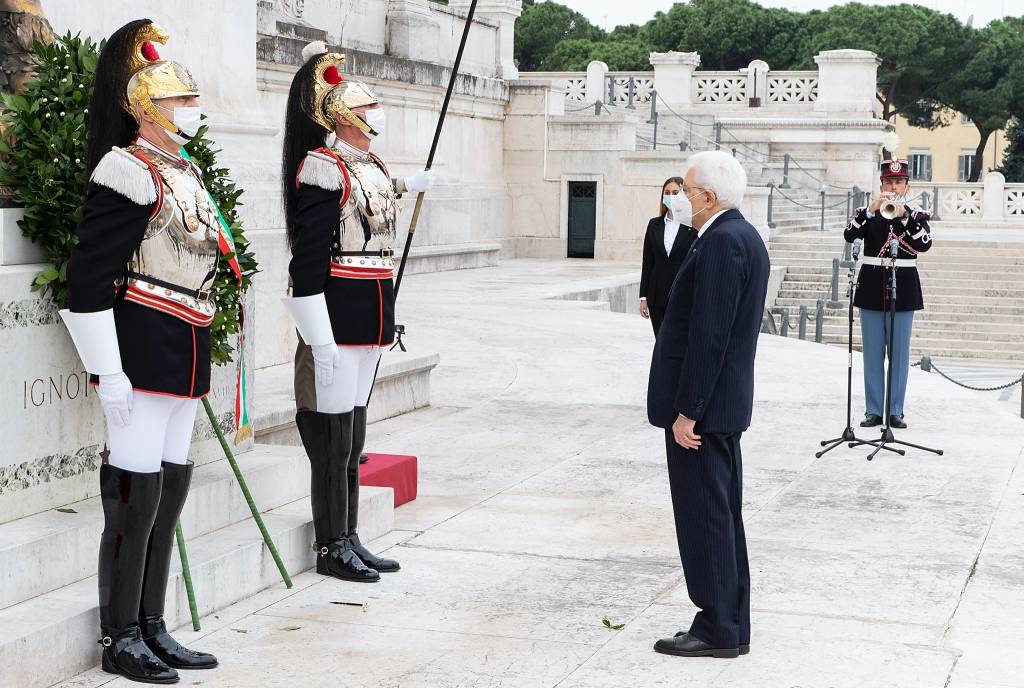 4 novembre deposizione Mattarella 