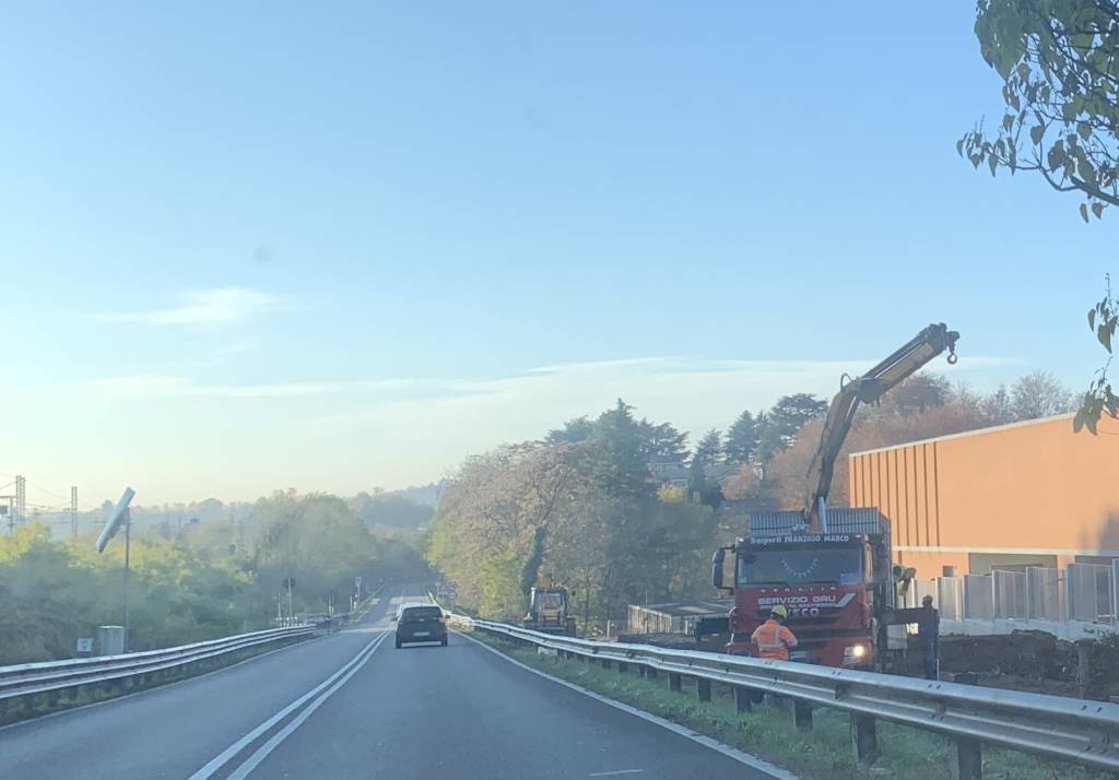 5 novembre, l'autostrada non è ancora chiusa