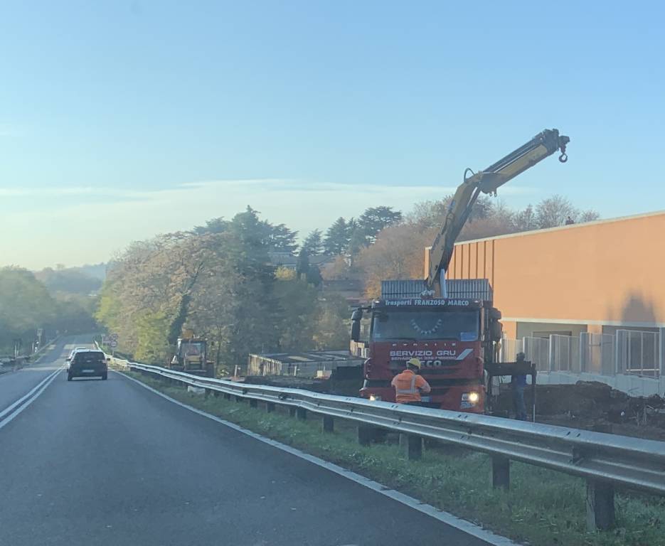 5 novembre, l'autostrada non è ancora chiusa