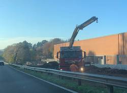 5 novembre, l'autostrada non è ancora chiusa