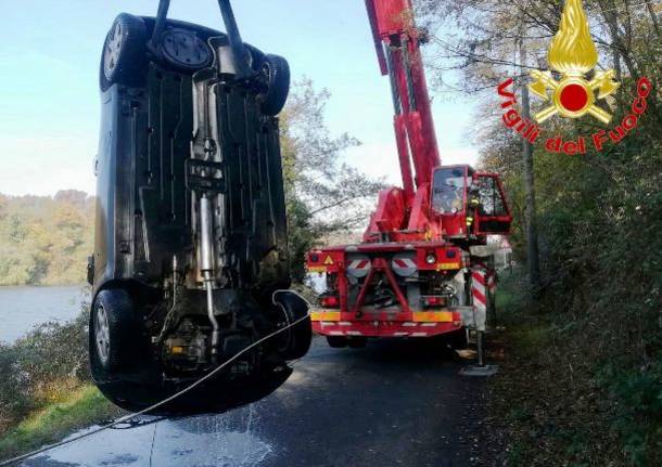 Auto nel fiume Ticino a Golasecca