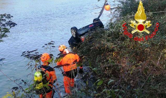 Auto nel fiume Ticino a Golasecca