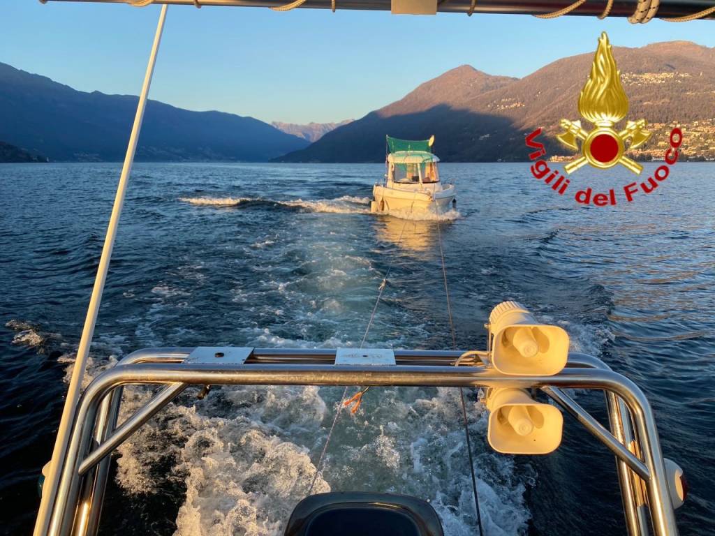 Barca sul Lago Maggiore 
