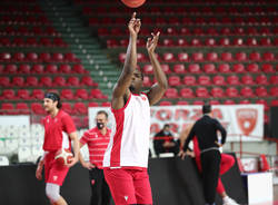 Jalen Jones si allena con la Openjobmetis