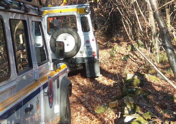 Valcuvia: protezione civile in azione per liberare i sentieri