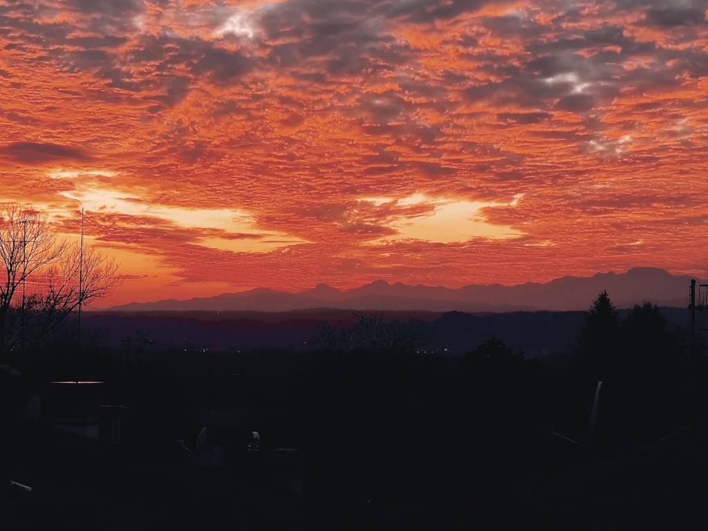 Tramonto dai mille colori, le foto dei lettori
