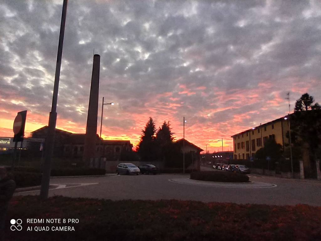 Tramonto dai mille colori, le foto dei lettori