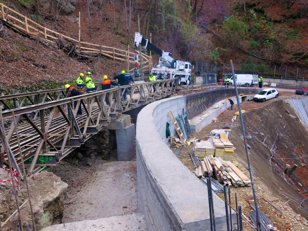 Curiglia ponte Bailey frana 