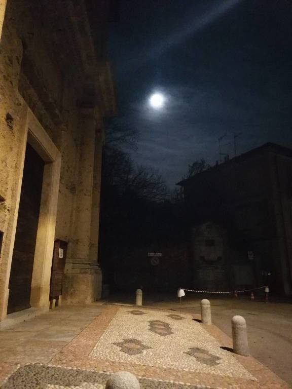 La luna della notte di Halloween