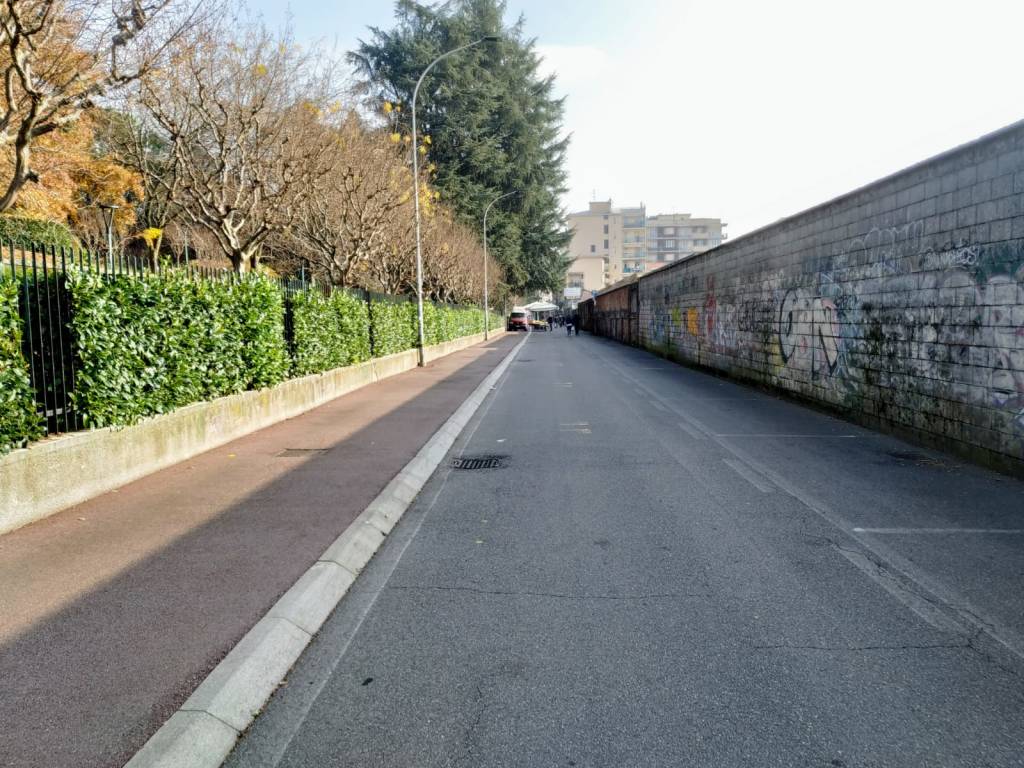 Mercato di Saronno, tra banchi alimentari e controlli