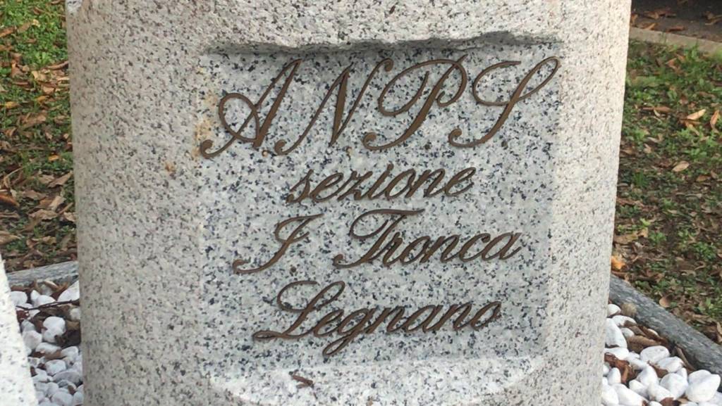 Monumento dedicato alla Polizia di Stato a Legnano