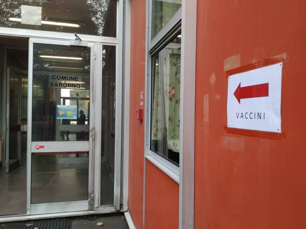 Saronno, parte la campagna vaccinale antinfluenzale alla Pizzigoni
