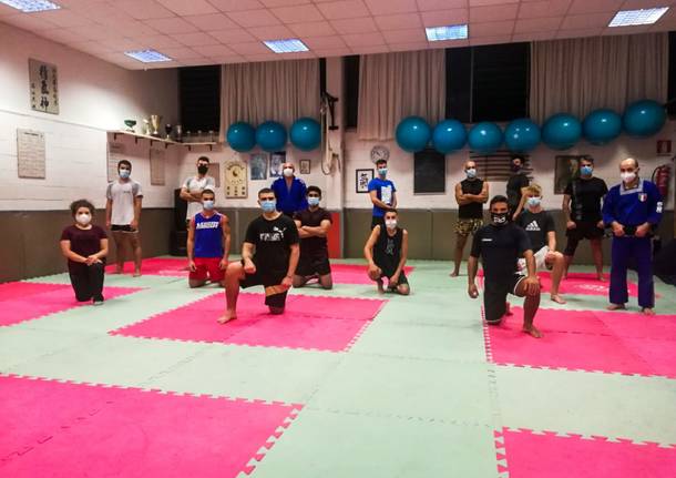 Team Barretta calate su fune ospedale Monza supereroi