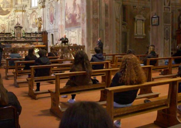 A Saronno gli alunni delle superiori a scuola di restauro nei cantieri in San Francesco