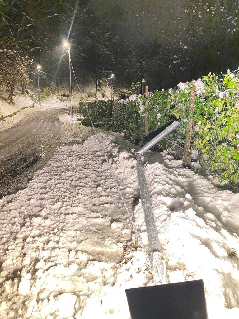 Bregazzana senza luce per la neve