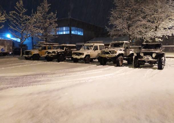 Jerago con Orago, la protezione civile e il varese4x4  collaborano per superare l\'emergenza neve