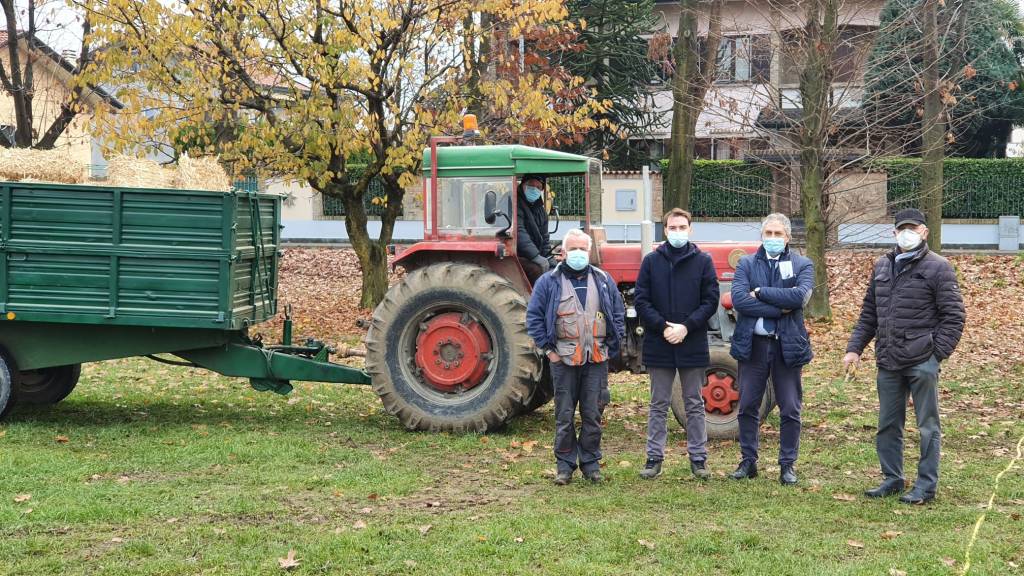 circo bloccato dal covid a cerro, associazioni e agricoltori corrono in aiuto