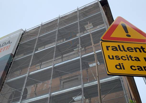 Dentro la Caserma Garibaldi, dove è iniziato il cantiere