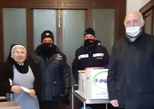 Donazione dell'associazizone Carabinieri alle suore della Riparazione