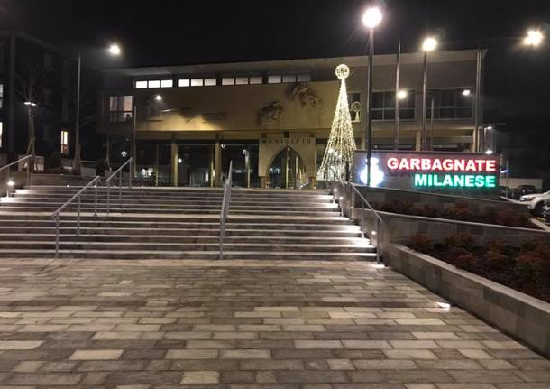 Garbagnate, ecco la nuova piazza del Municipio