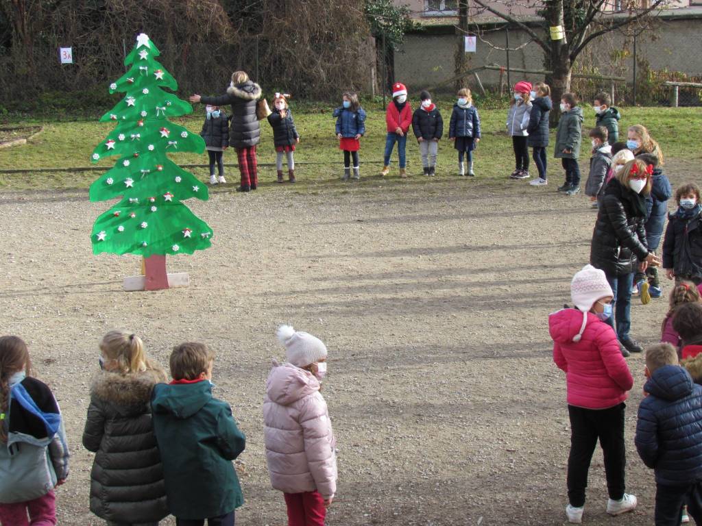 Il Natale alla primaria Galilei - foto di Michaela Tedde