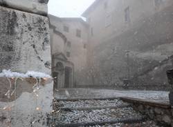 Il sacro Monte si risveglia con la prima neve