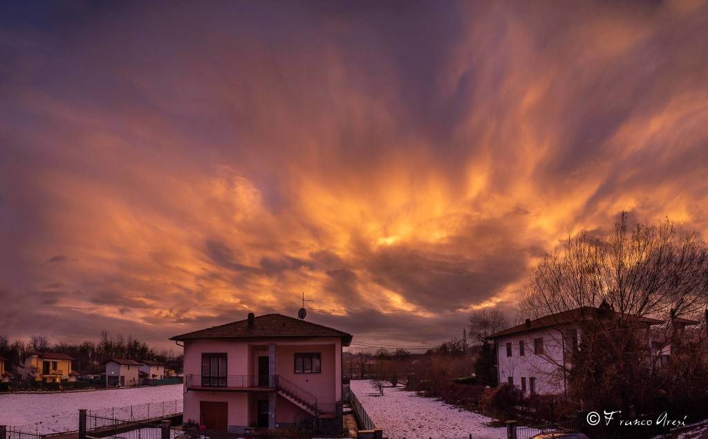 Il tramonto di domenica 6 dicembre