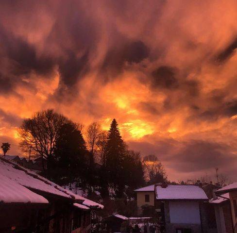 Il tramonto di domenica 6 dicembre