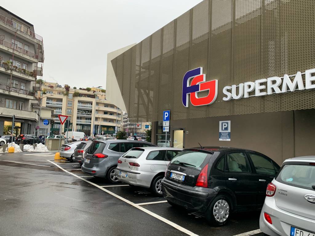 Inaugurato il supermercato all'ex enel