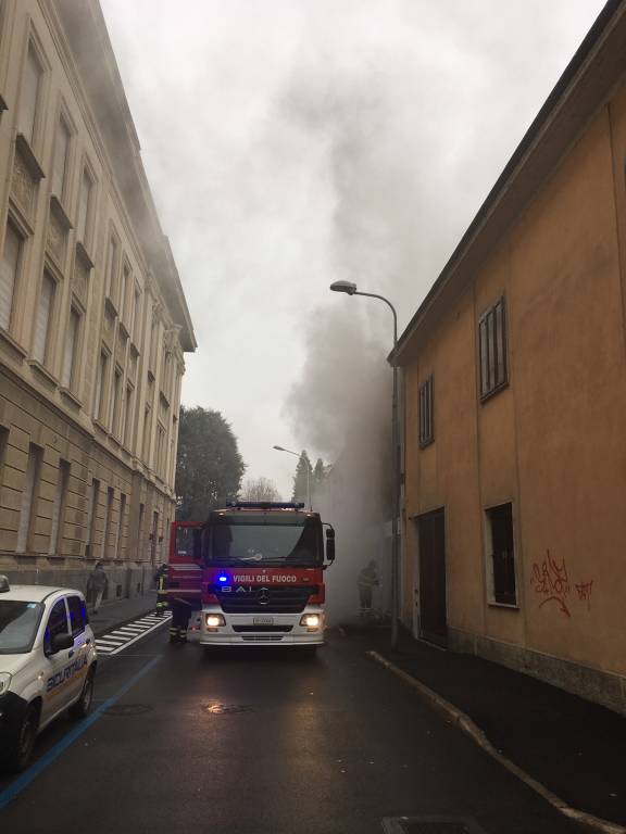 Incendio in via Ratti a Legnano