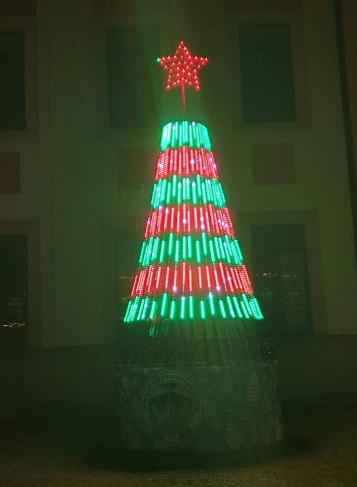 L'albero di Natale "smart" illumina Monvalle