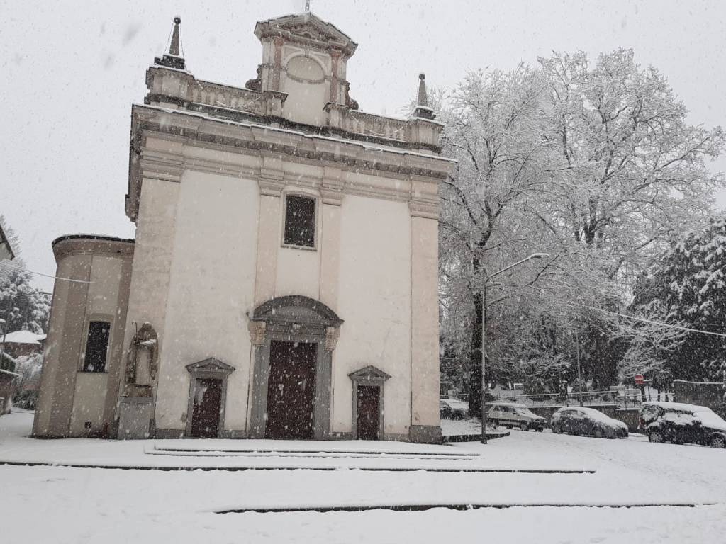 La neve a Varese, da piazza Monte Grappa al Sacro Monte
