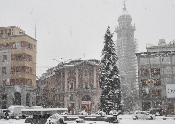 La neve a Varese, da piazza Monte Grappa al Sacro Monte