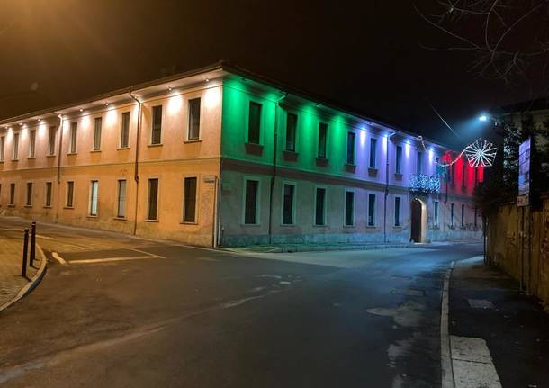 Limbiate, Villa Mella risplende di nuova luce: un tricolore illumina lo storico edificio