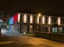 Limbiate, Villa Mella risplende di nuova luce: un tricolore illumina lo storico edificio