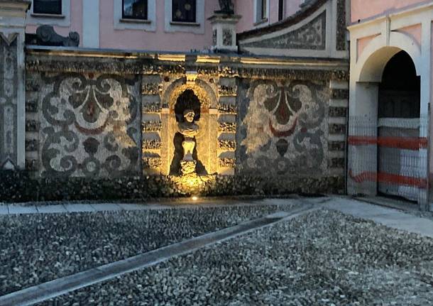 Limbiate, Villa Mella risplende di nuova luce: un tricolore illumina lo storico edificio