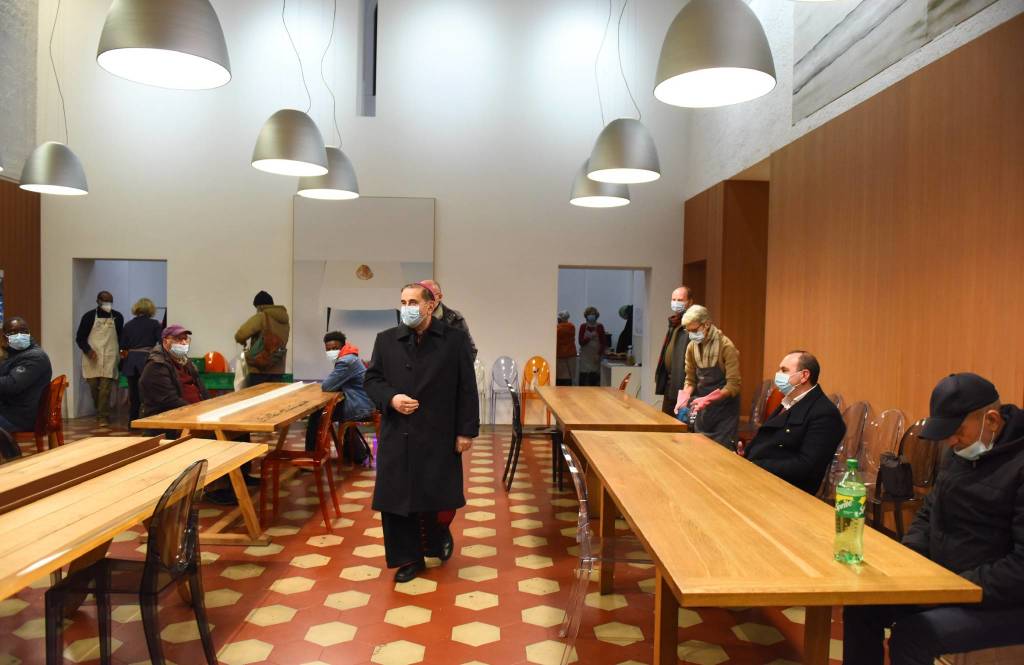 Monsignor Delpini al Refettorio Ambrosiano