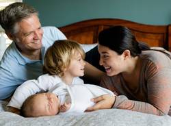 neonato famiglia papà