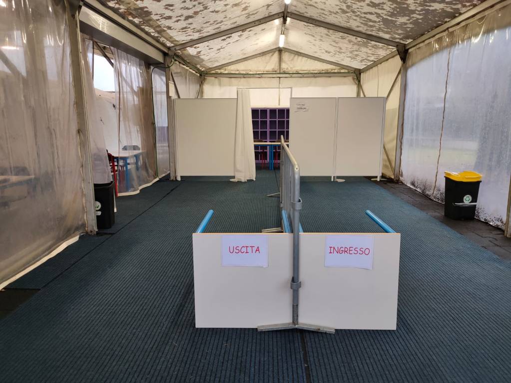Saronno, apre il punto tamponi all'ex bocciodromo