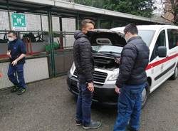 Saronno, check up degli studenti dello Ial ai mezzi della Croce Rossa 